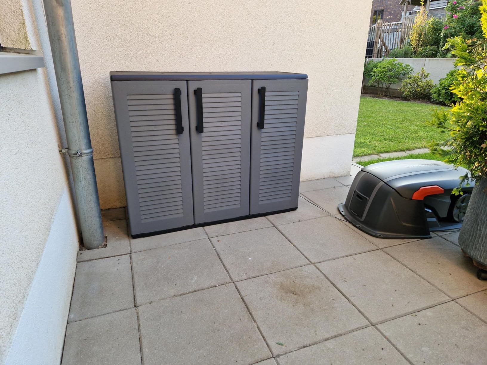 Steht auf dem Balkon